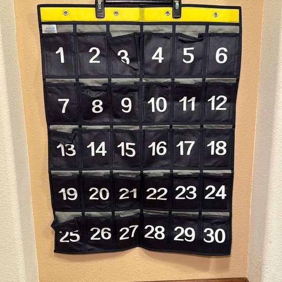 ANIZER numbered pocket chart classroom organizer phones, calculators 30‎ pockets - Picture 1 of 2
